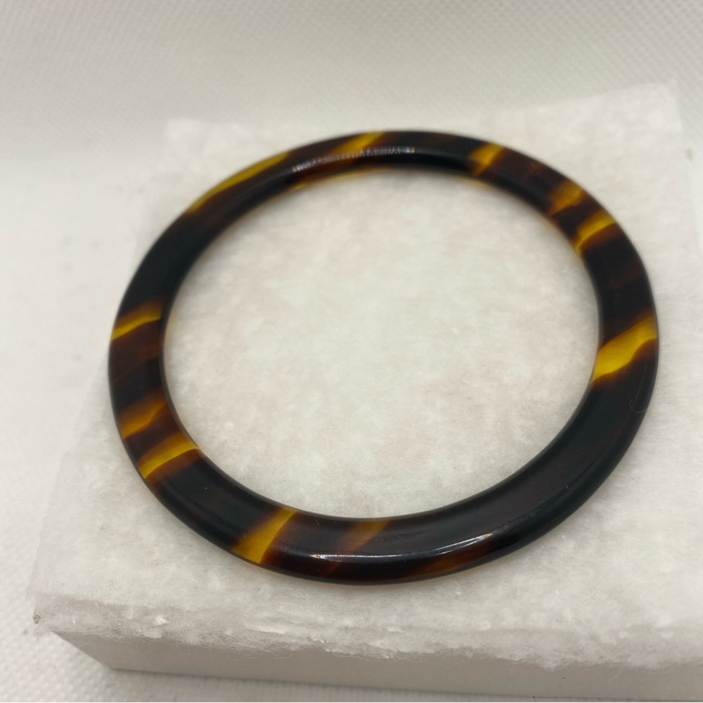 Tortoiseshell Lucite Bangle Bracelet - Vintage - image 2